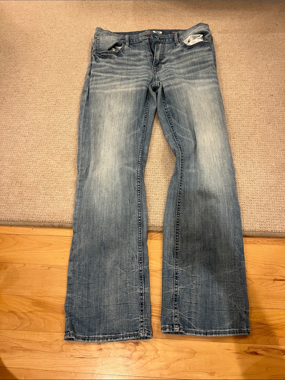 BKE Men’s Light Blue Flare Jeans
Size: 36L